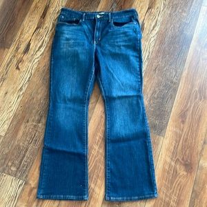 Signature by Levi Strauss. Bootleg jeans. Size 12Short. Excellent condition!